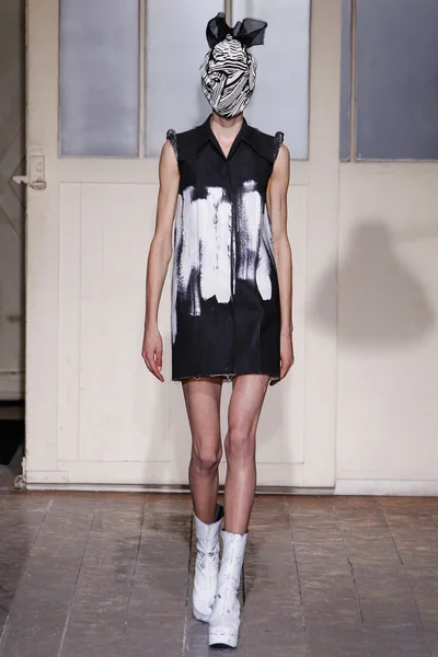 Look 2